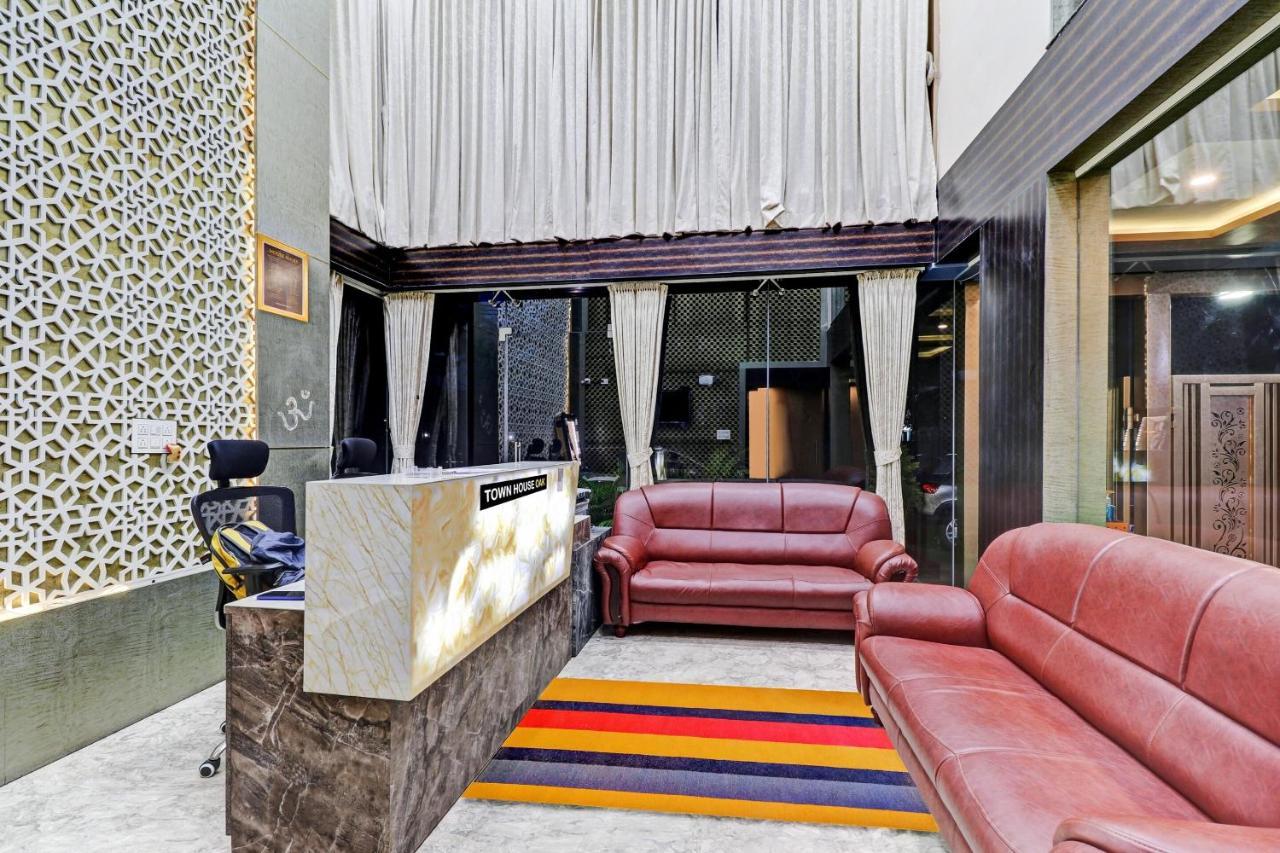 Townhouse Oak Dreamland Suites Yelahanka Exterior photo